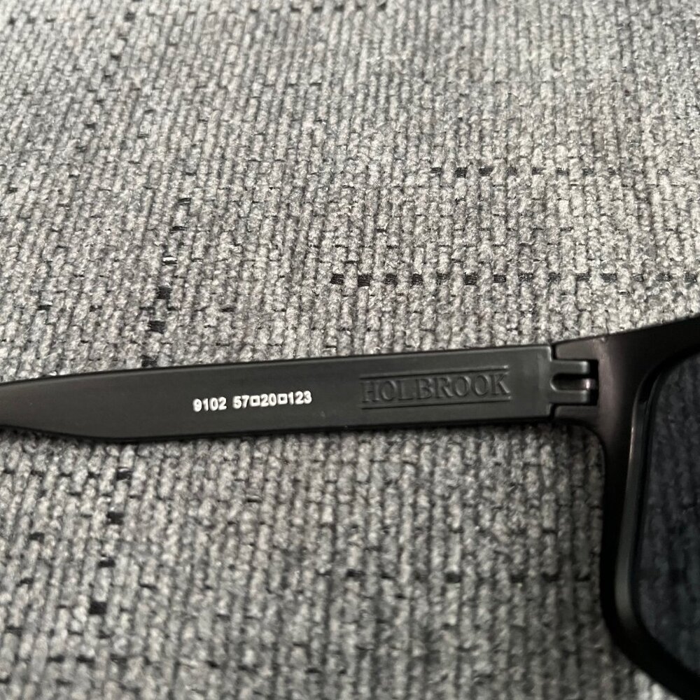Oakley Holbrook Sunglasses 009102 Black Lenses-Black Matte Frame - Picture 10 of 14